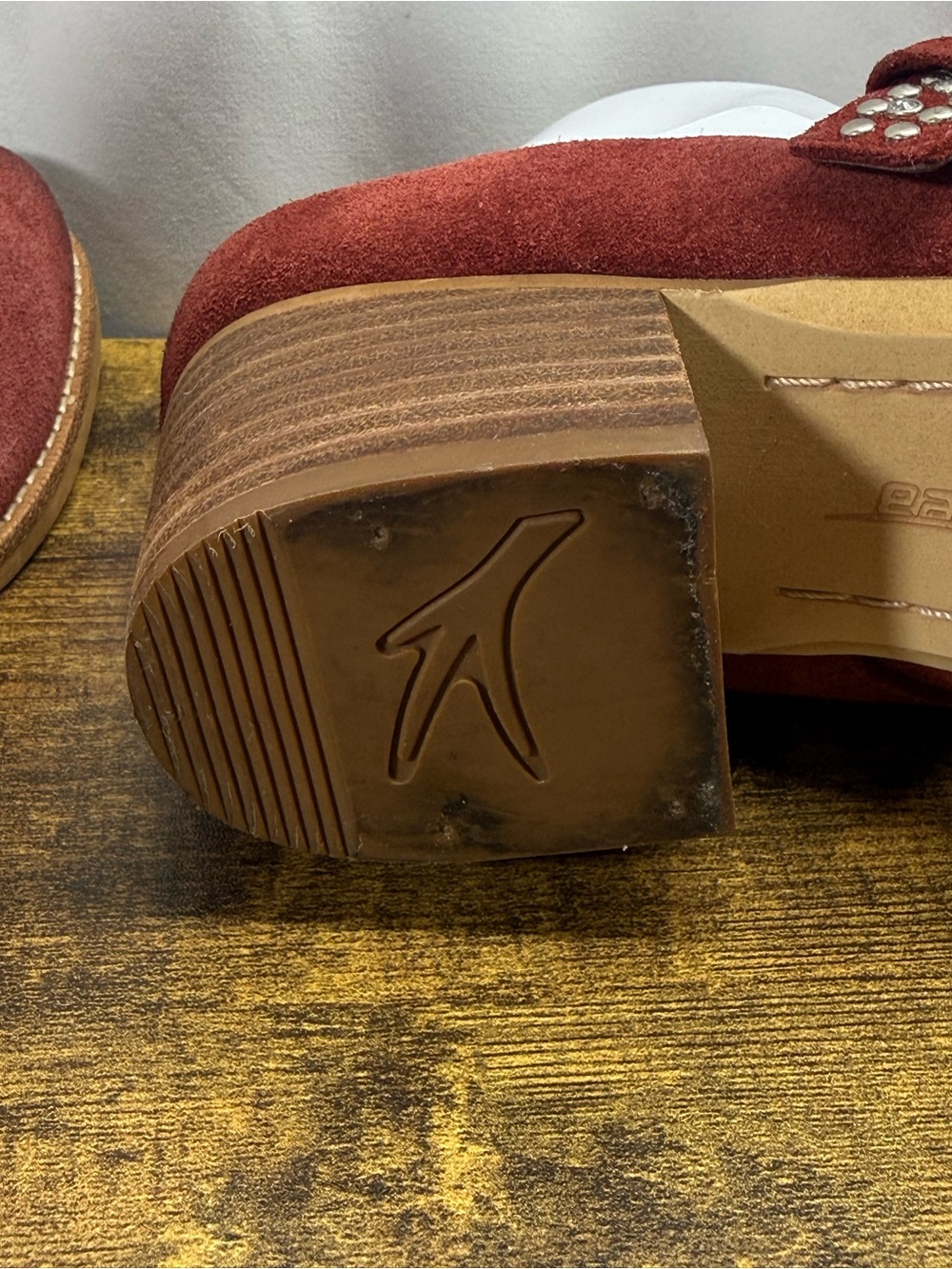 Earth Denton Slip-On Rust Red Suede Studded Buckle Mule Size 8.5B - Picture 8 of 16